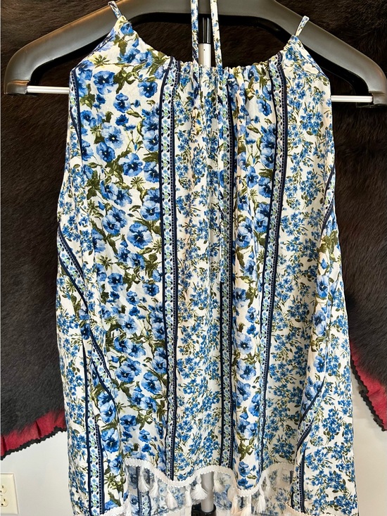 7th Day Tops - 7th Day Blue Floral Women’s Top with Tassel Hem Sz L